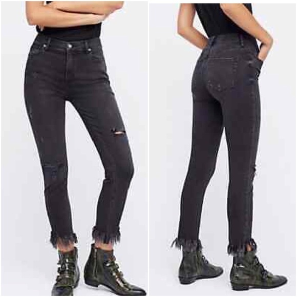 Free People Jeans Women’s Size 6/28 Black Crop skinny Jeans raw hem - Picture 1 of 11
